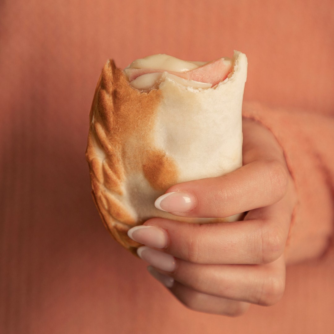 Empanada de jamón y queso